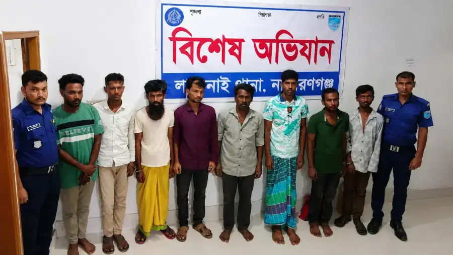 সোনারগাঁয়ে পুলিশের বিশেষ অভিযান, মাদক মামলায় ১ জনসহ গ্রেপ্তার ৮