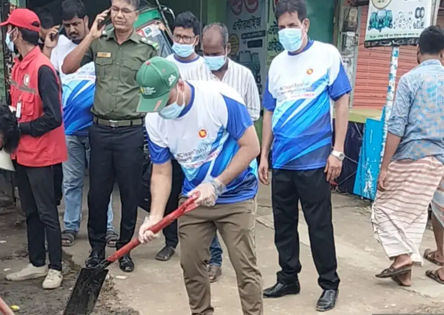 যেখানে আমি, সেখানেই পরিচ্ছন্নতা: ত্রিশালে পরিচ্ছন্ন নগর গড়ার অভিযাত্রা শুরু