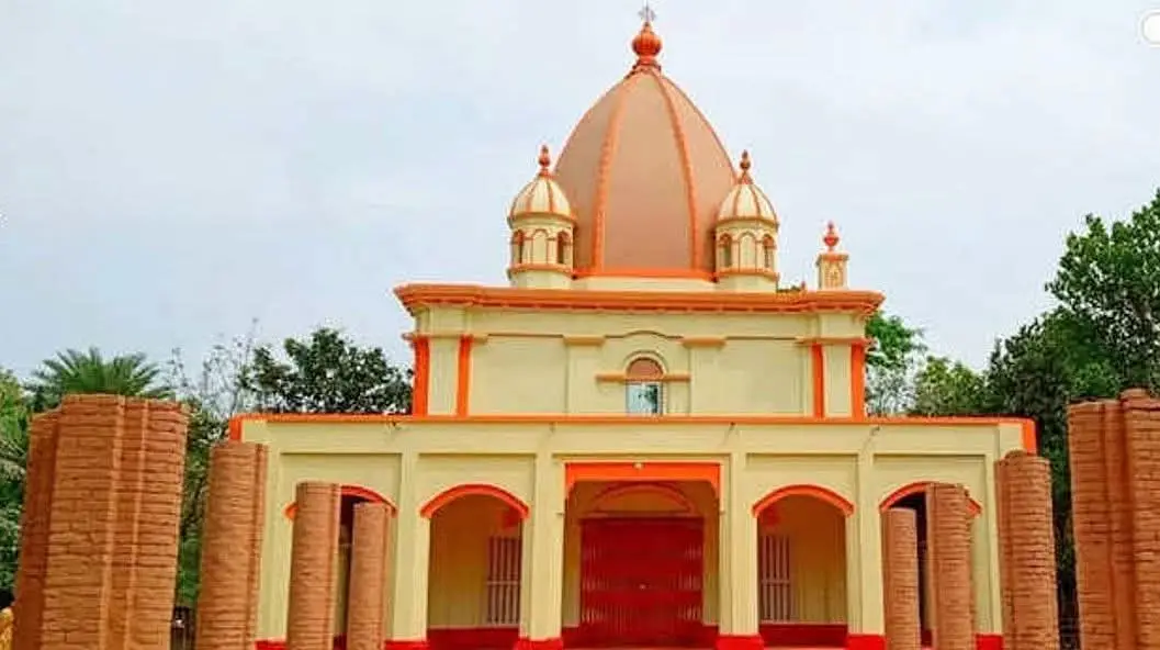 নওগাঁর মনোহরপুরে মন্দিরে গ্যাস সিলিন্ডার ও আসবাবপত্র চুরি