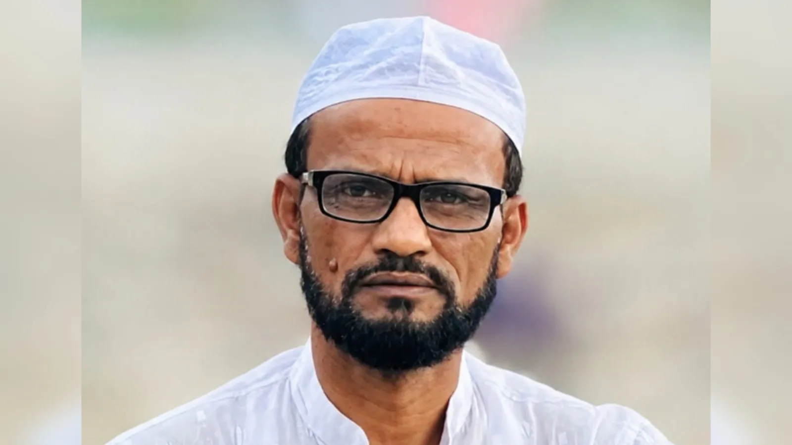 সোনারগাঁয়ে মাদক-সন্ত্রাসসহ ১০ মামলার আসামি মনির মেম্বার ডিবির হাতে গ্রেপ্তার