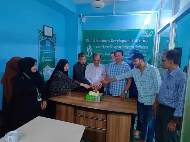 বেঙ্গল ইসলামী লাইফ ইন্সুইরেন্স চট্টগ্রাম মেট্রো সার্ভিস পয়েন্টের ব্র্যাঞ্চ ম্যানেজার মোহাম্মদ এজলাসের জন্মদিন উদযাপিত