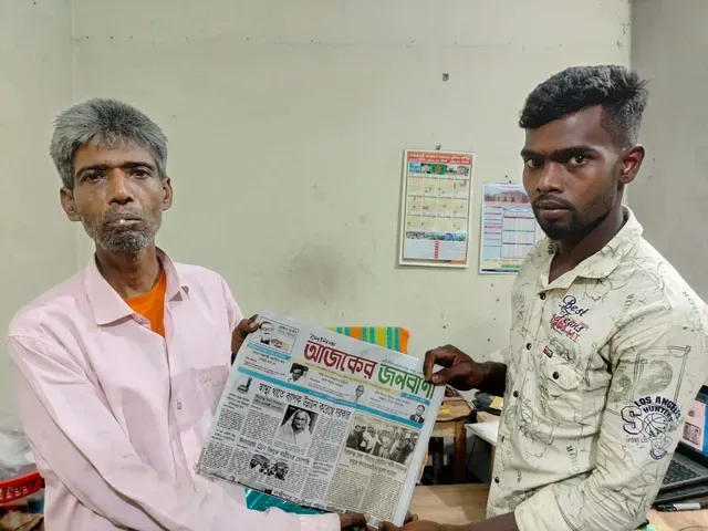 নওগাঁ জেলার মহাদেবপুর উপজেলার অক্লান্ত পরিশ্রমে সেই অসিত দাসের পত্রিকা বিলি