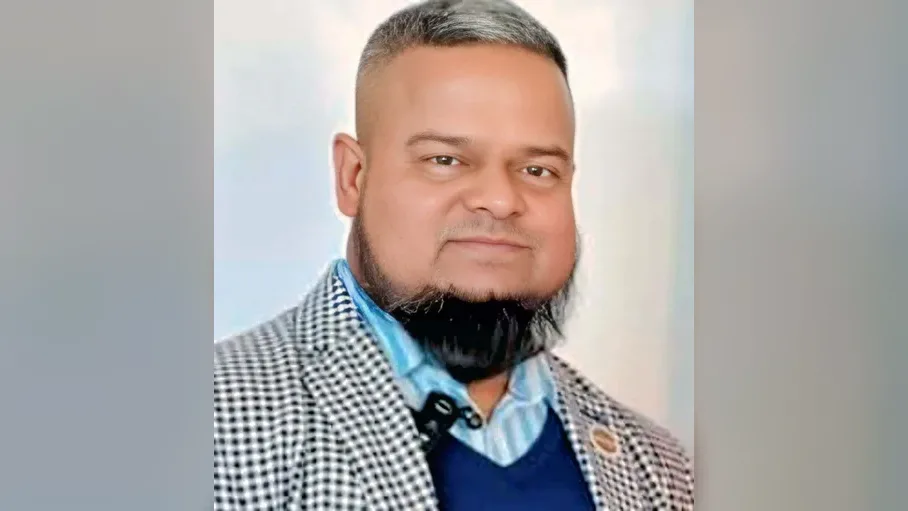 মানবতার দেওয়াল ফাউন্ডেশনের পক্ষ থেকে গুণীজন সম্মাননা পাচ্ছেন মোজাম্মেল হোসেন মোল্লা