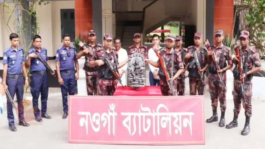 নওগাঁয় টাস্কফোর্সের অভিযানে ৩৮ লাখ টাকার কষ্টিপাথরের তারাদেবীর মূর্তিসহ আটক ১