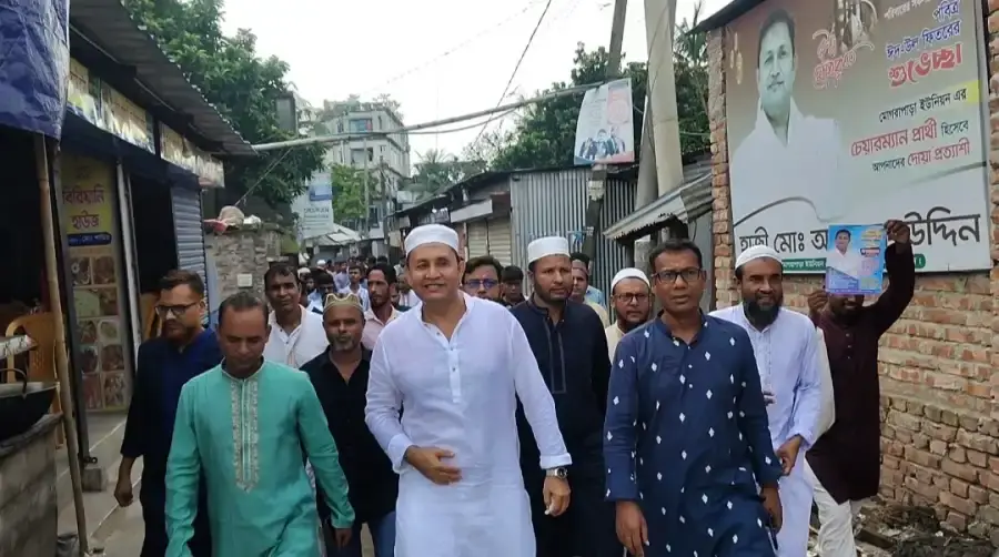 গোহাট্রা নূর এ জামে মসজিদে মুসল্লিদের সঙ্গে চেয়ারম্যান প্রার্থী হাজী আশরাফ উদ্দিনের মতবিনিময়