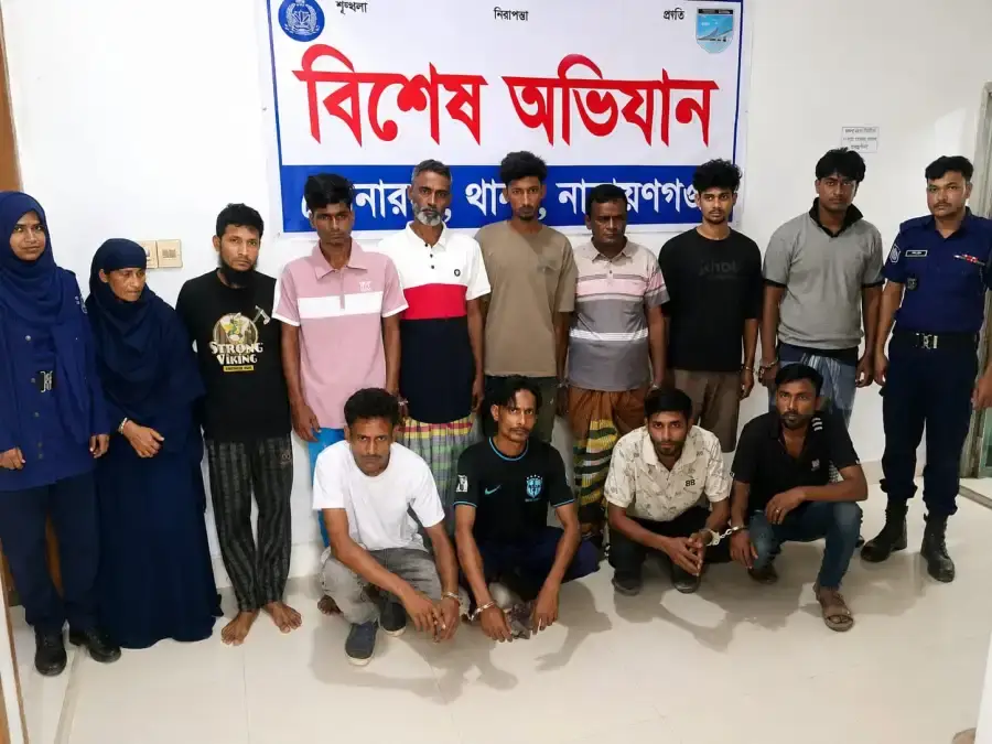 সোনারগাঁয়ে পুলিশের বিশেষ অভিযানে ১২ আসামি গ্রেপ্তার